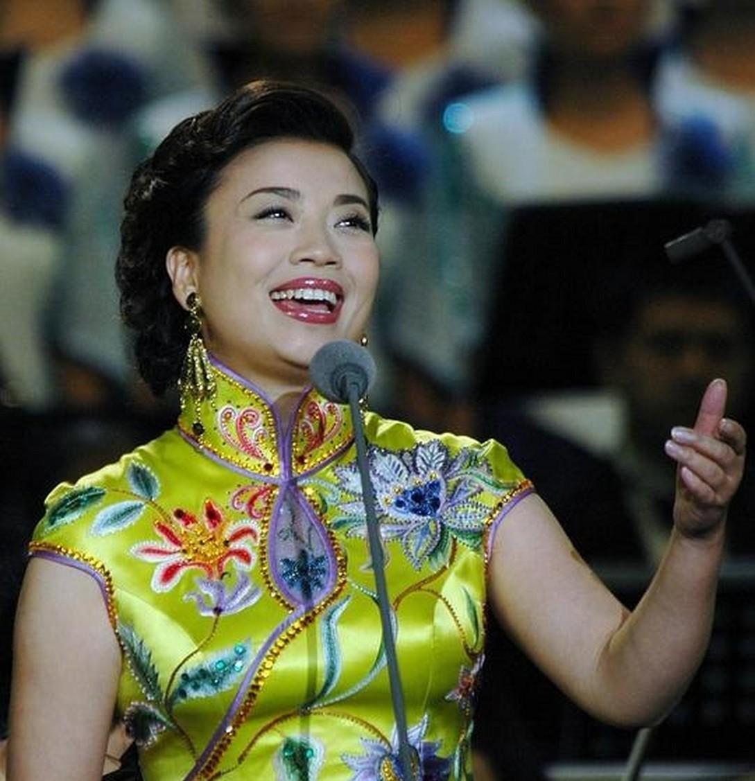 春晚女神张也 56 岁仍单身,身材发福引关注