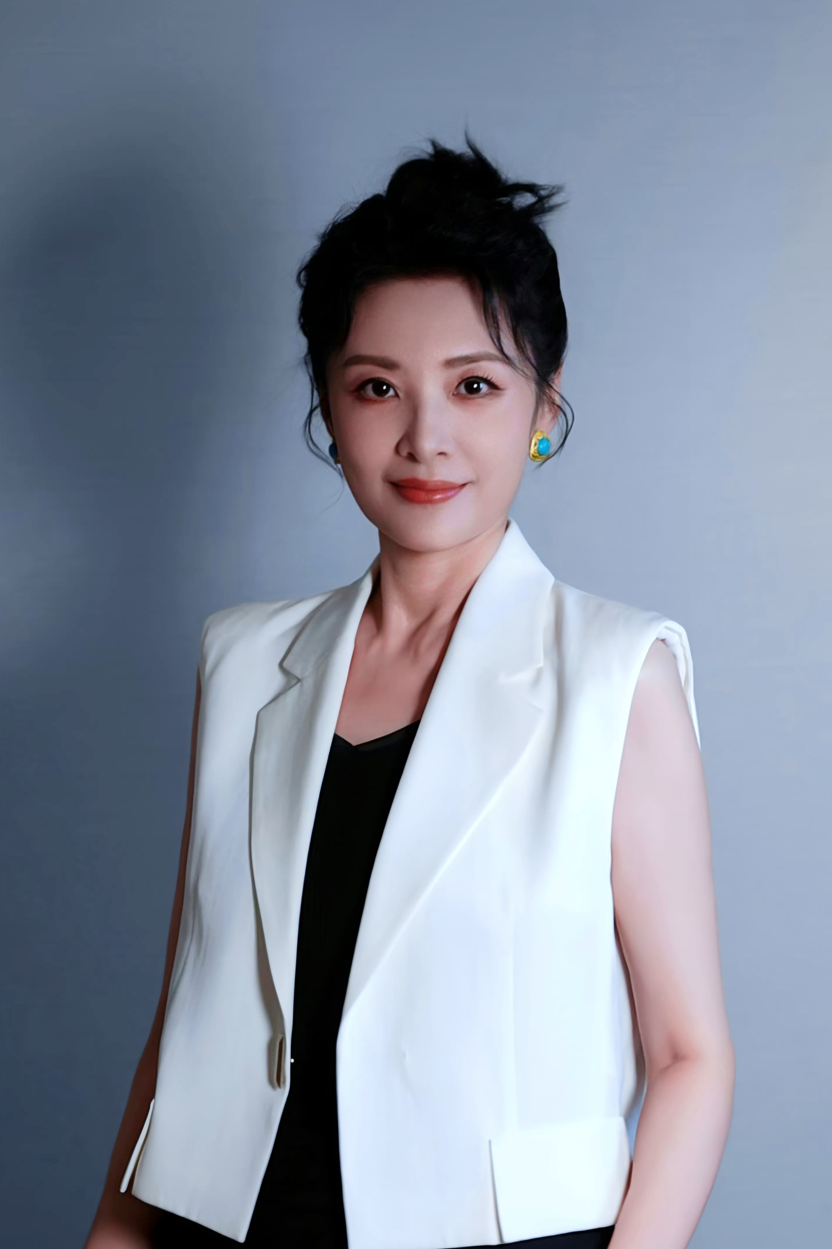 五十六岁了,依然美得让人挪不开眼睛,你也太美了周涛!好喜欢你,周涛!