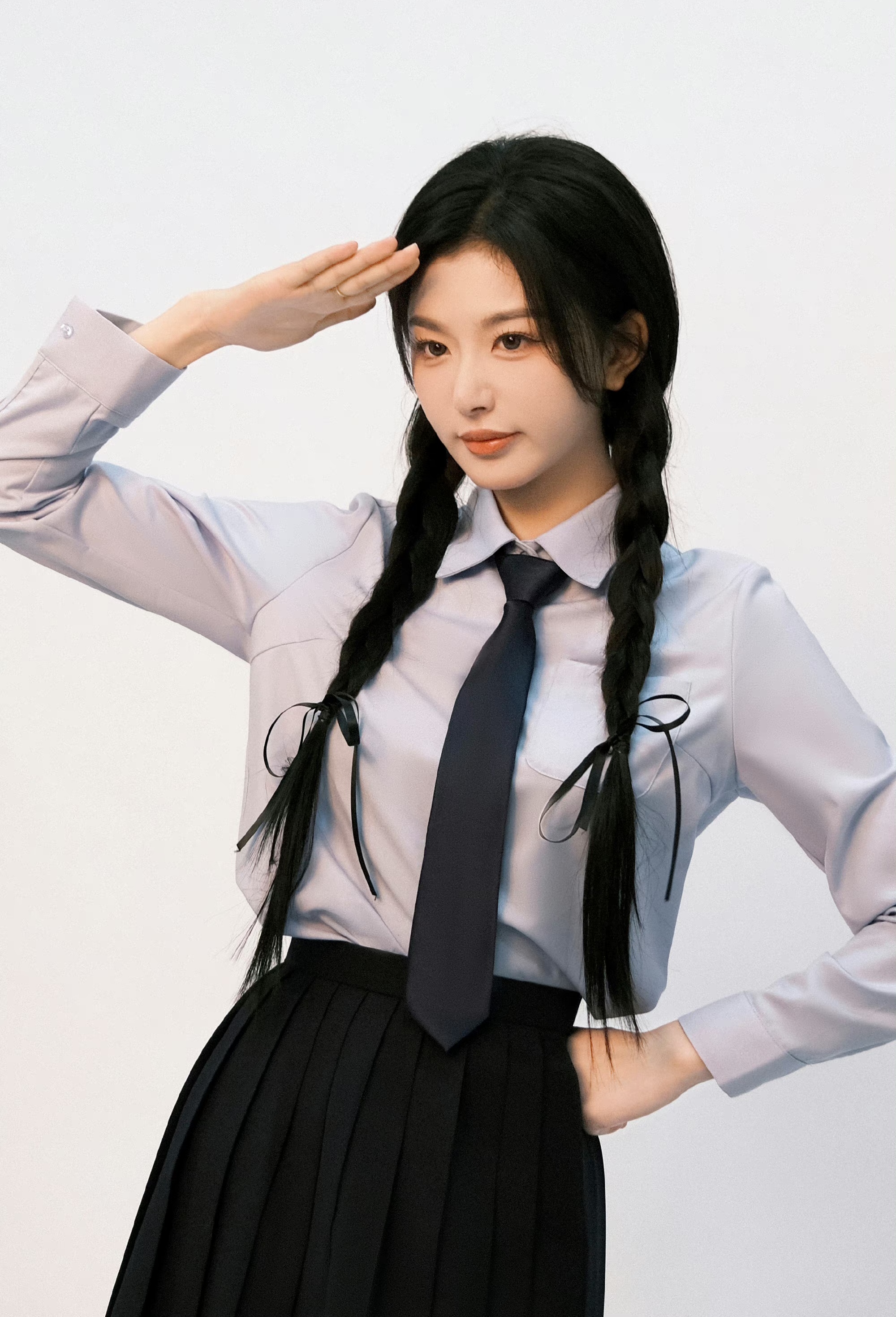 孔雪儿,唯美校园风,扎两个麻花辫真好看!