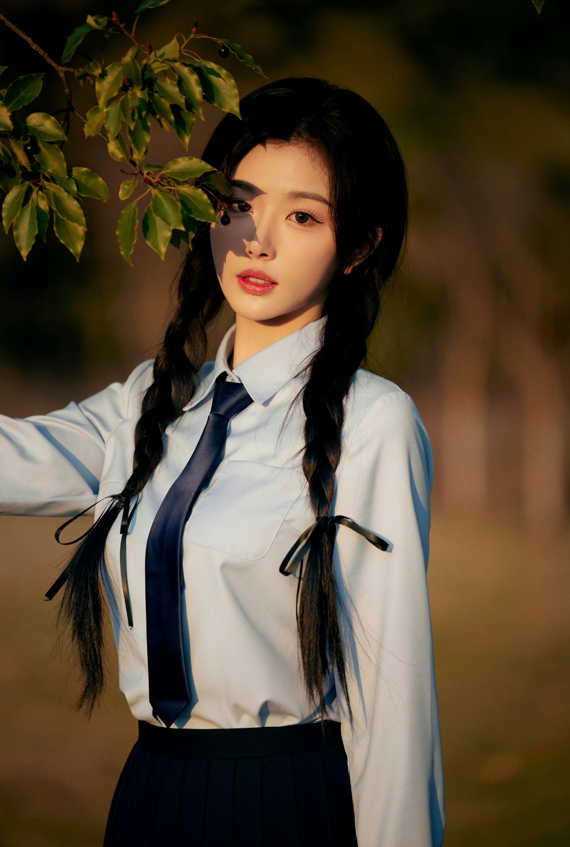 孔雪儿,唯美校园风,扎两个麻花辫真好看!