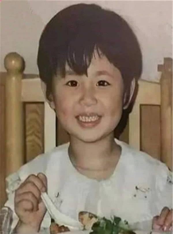 杨紫的小时候好萌啊!