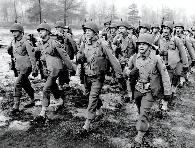 到1945年战争结束时,美国陆军规模已扩充到超过800万士兵和陆航飞行员