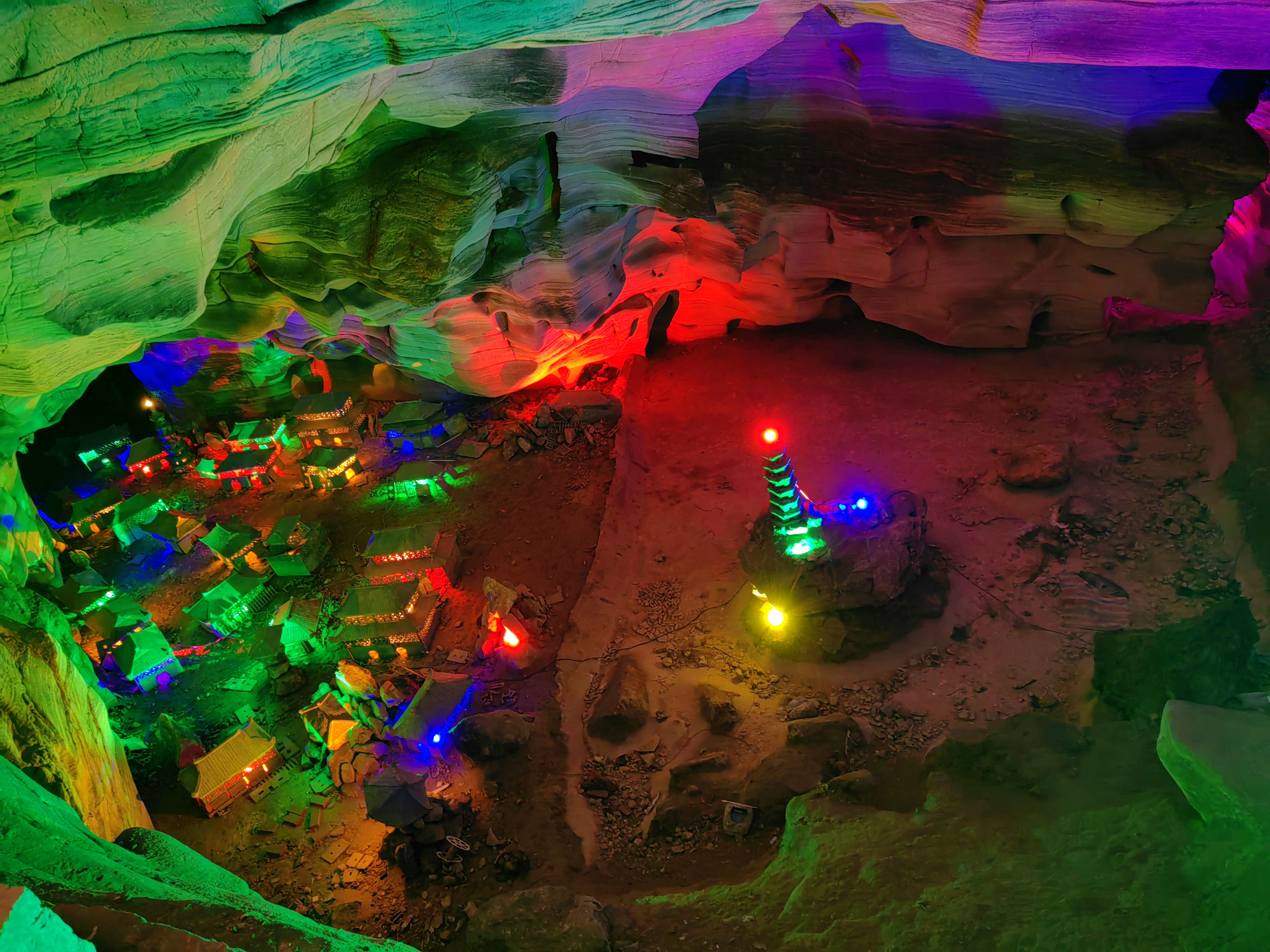 龙宫洞,位于江西九江彭泽县.