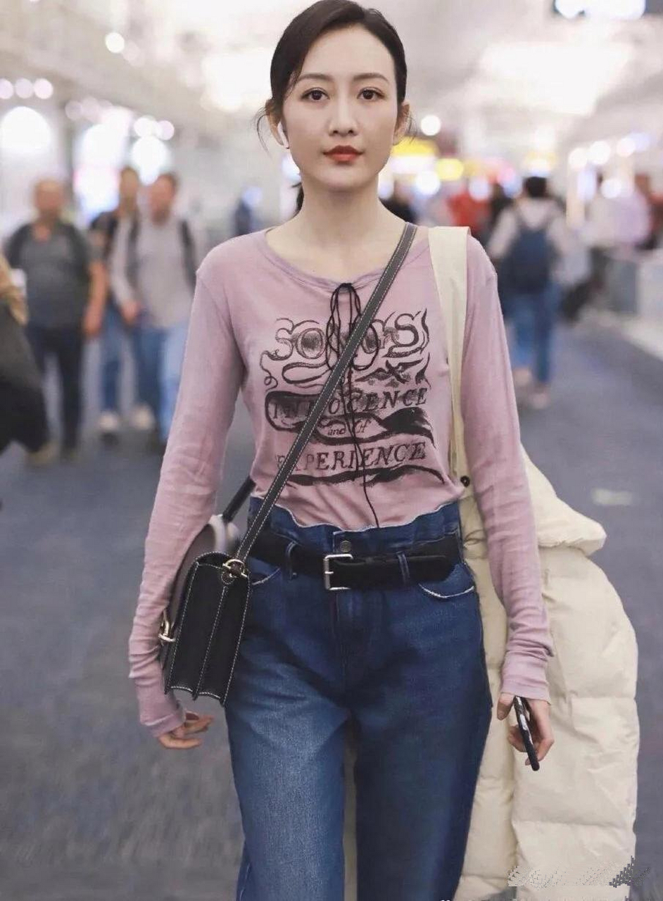 王鸥看起来完全不像已经当妈的人,身材保持得太好了