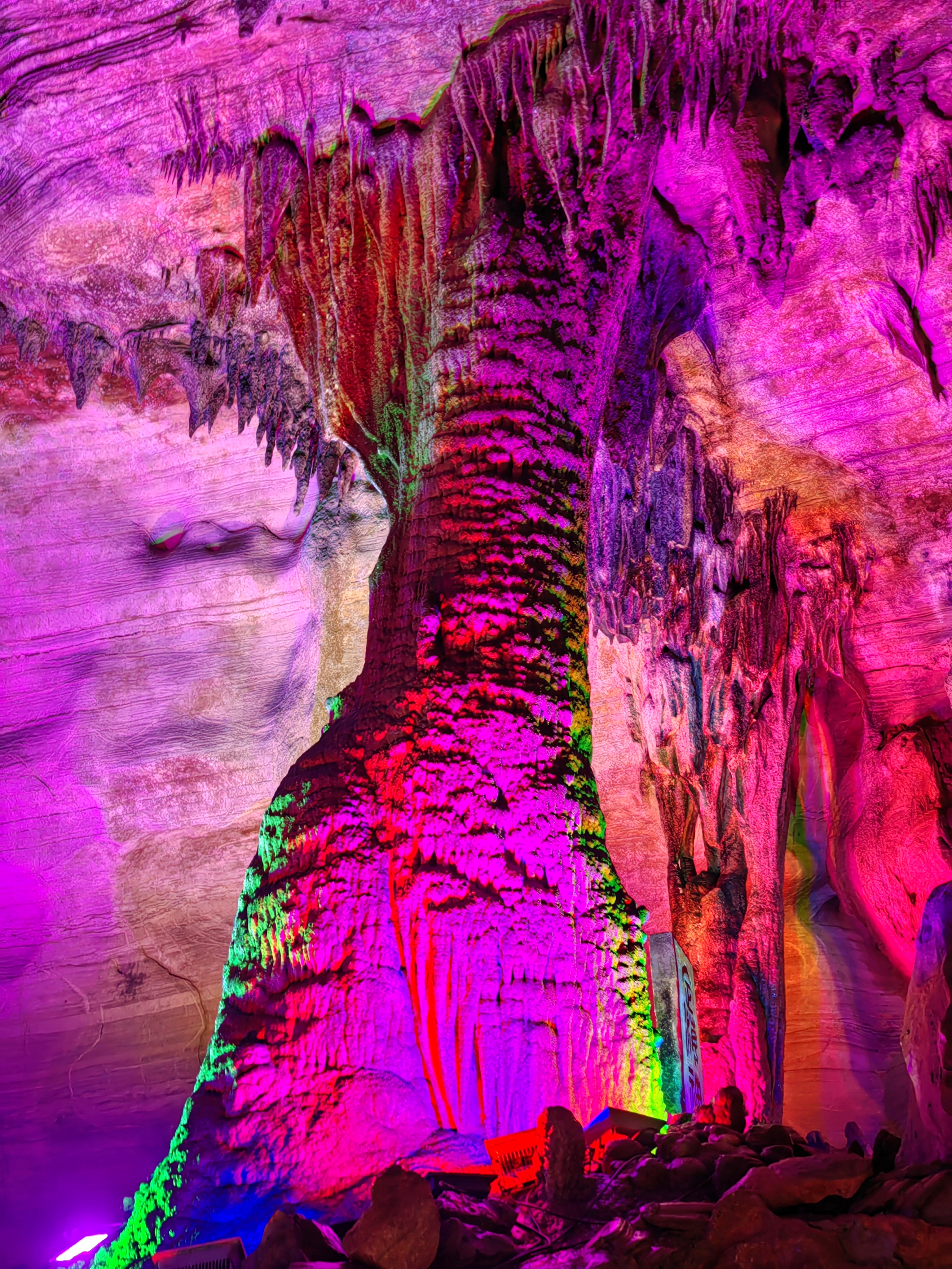 龙宫洞,位于江西九江彭泽县.