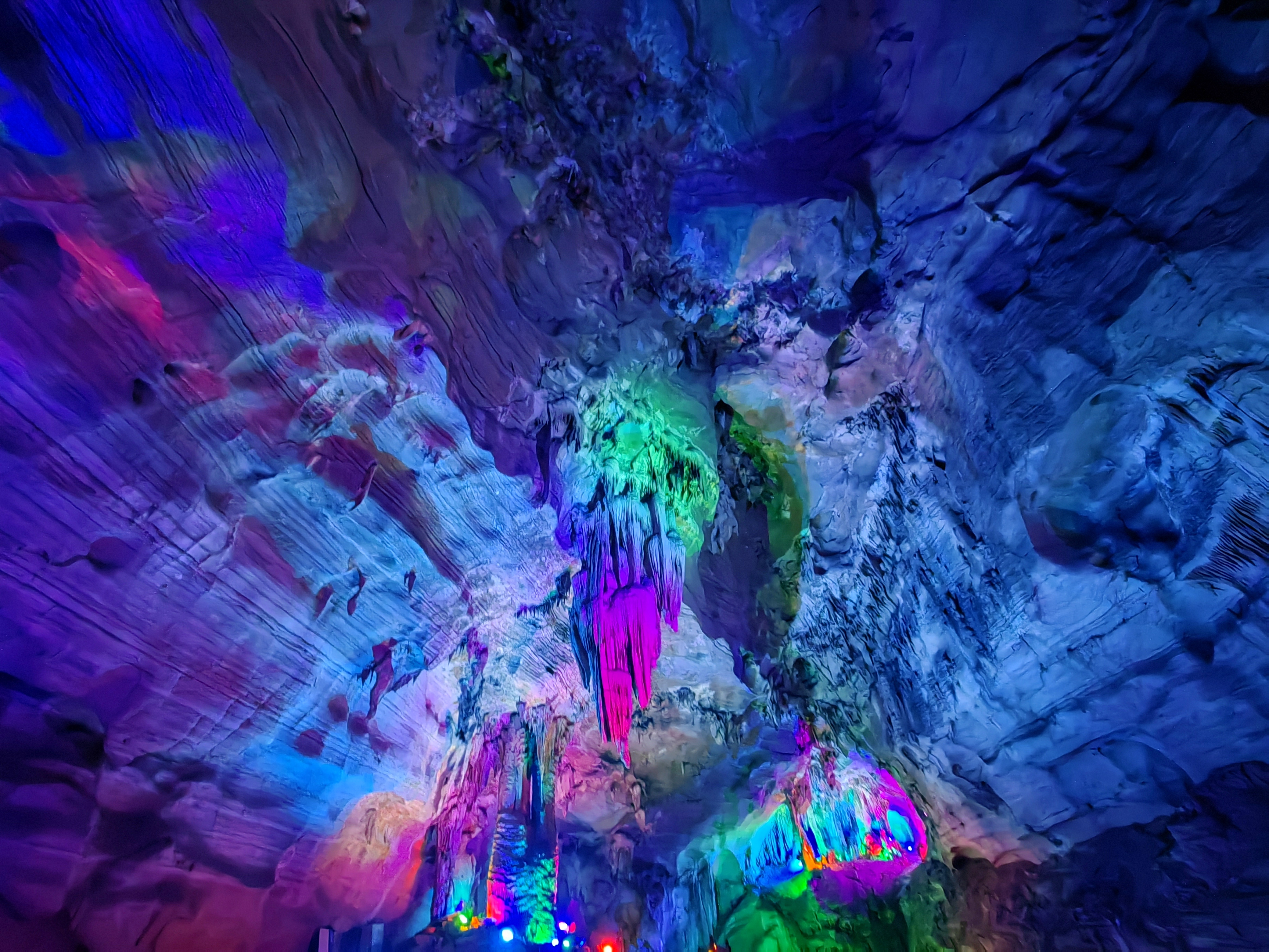 龙宫洞,位于江西九江彭泽县.