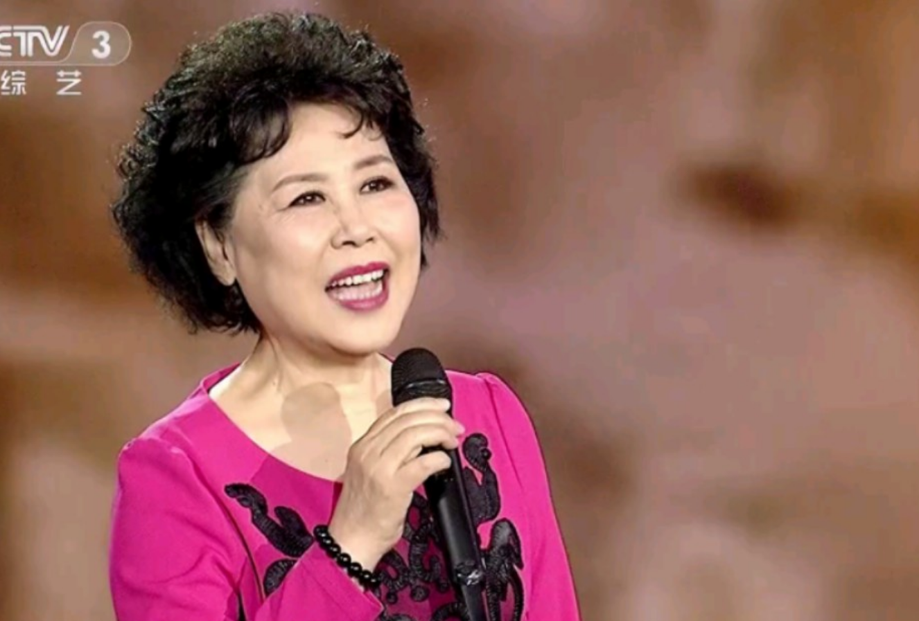 著名歌唱家卞小贞:嫁平凡丈夫相守53年,脑瘫儿子也已经步入中年
