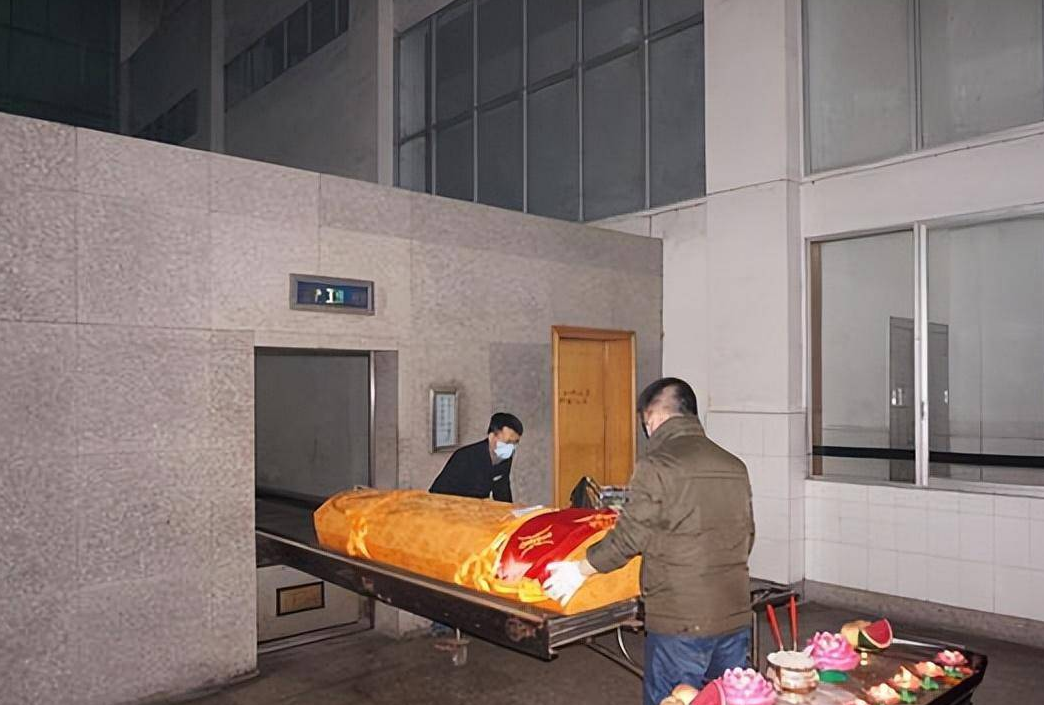 这是王亮在公主岭殡仪馆入行几个月后,他常挂在嘴边上最真实感受.