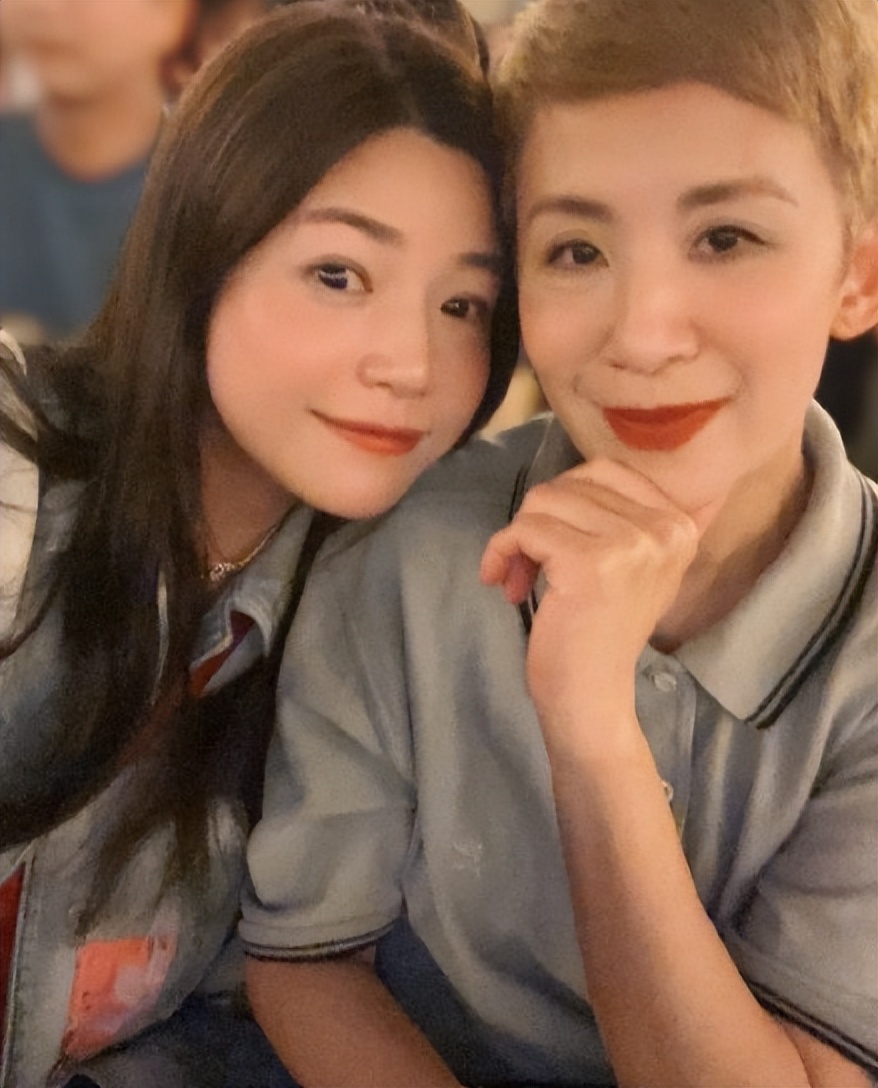 离婚传闻中的陈妍希:在吴君如派对上的欢乐时光引发热议