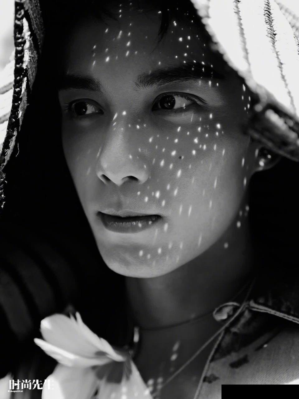 吴磊最新杂志封面释出