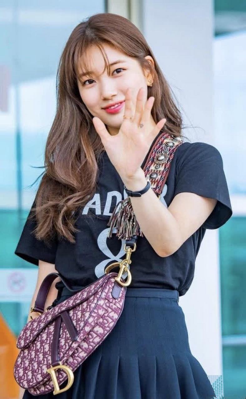 裴秀智最新的机场照