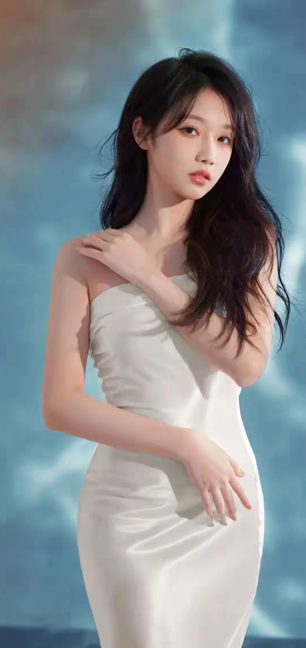魅力女人!她的身姿曼妙,如同舞动的柳枝,既柔美又灵动.