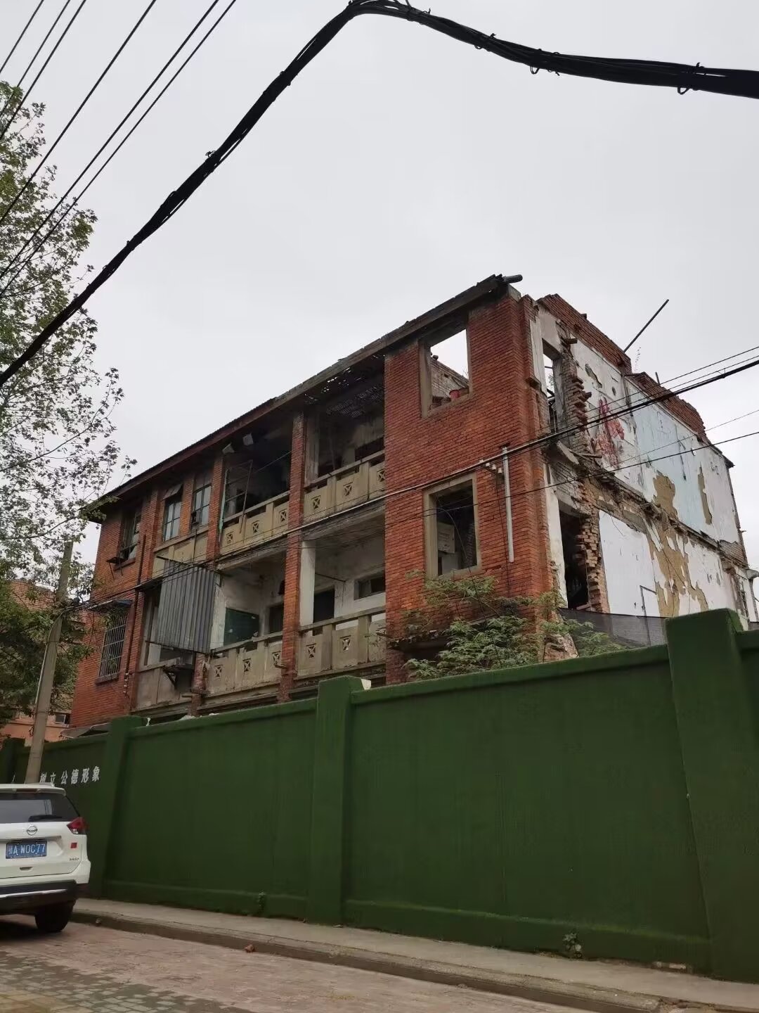 武汉红钢城的老房子 曾经的青山.一直戴着老工业区的帽子.