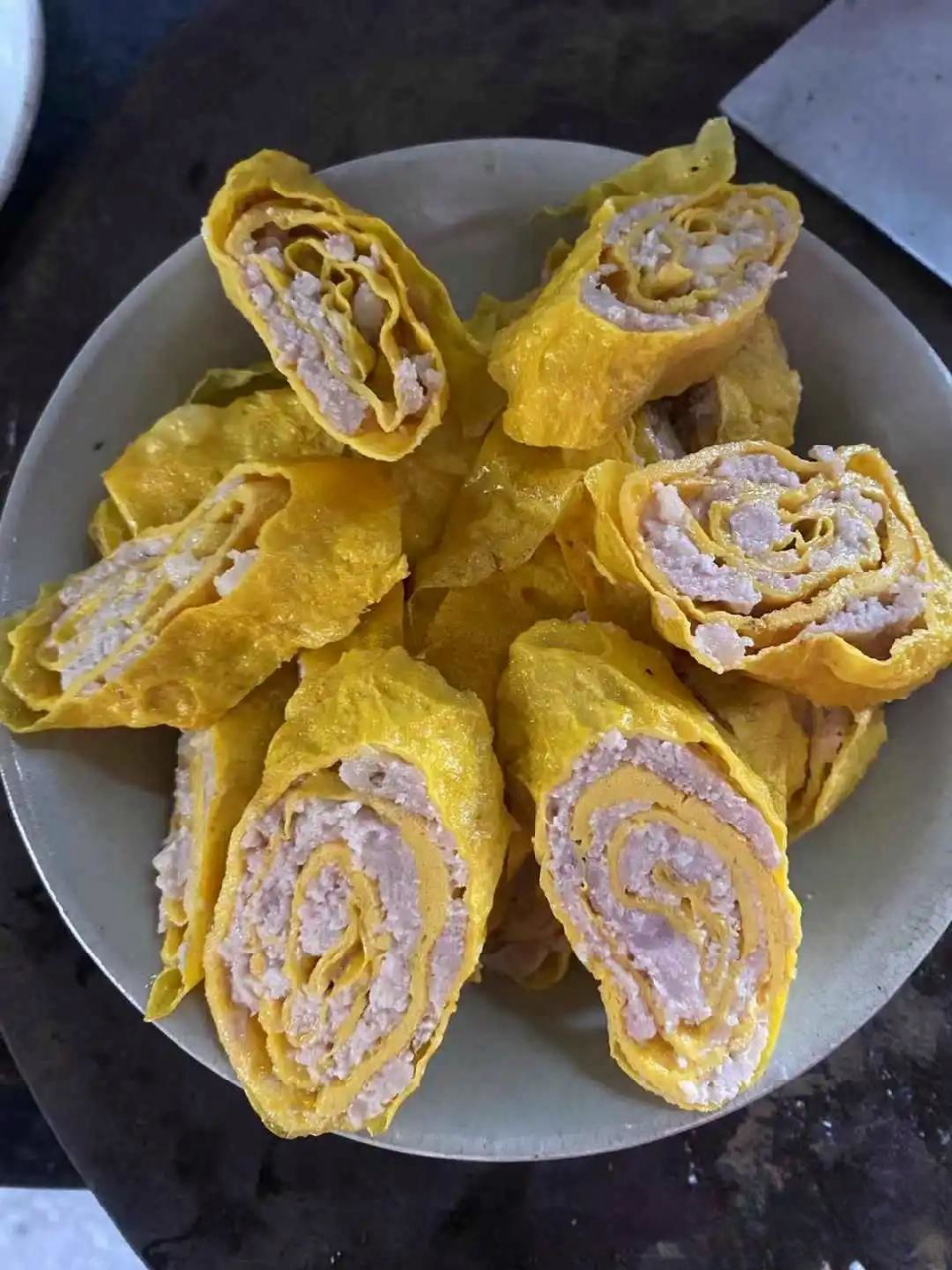 腐皮的豆香与鲜嫩肉馅完美结合,经过煎或蒸,香味扑鼻.