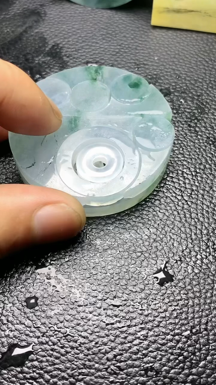 看看一个镯芯能做多少件?