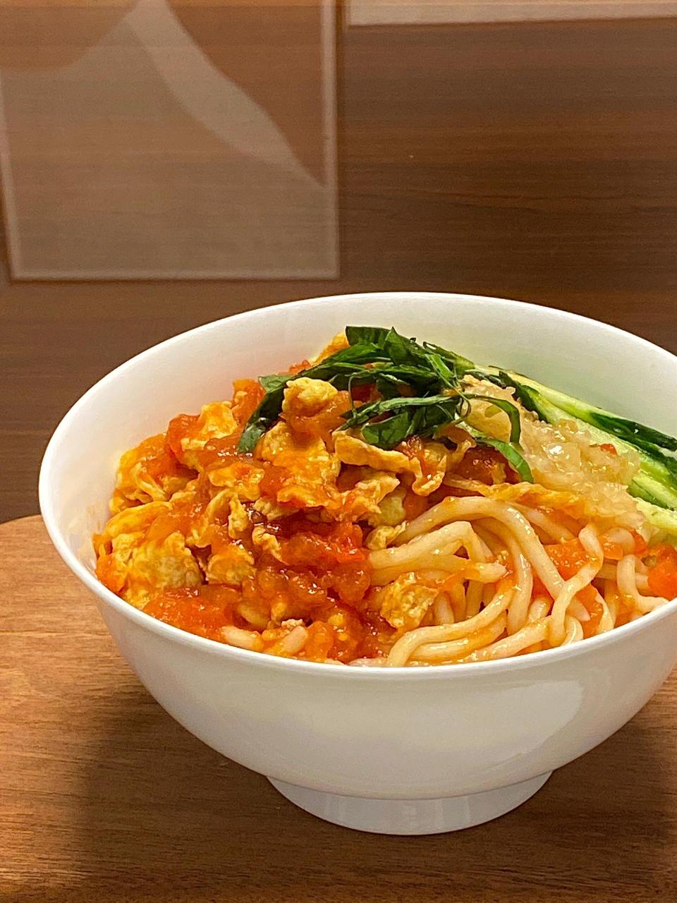 爽口西红柿鸡蛋捞面 河南人的夏天少不了一碗捞面条.