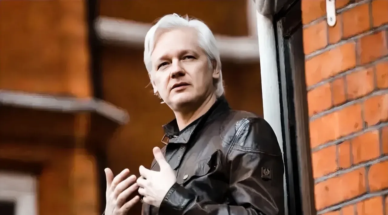 有评论指出,这表明阿桑奇在数年的关押与折磨之下,终究选择了妥协