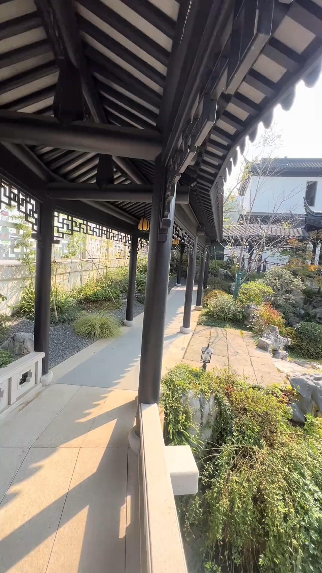 带你来看看不一样的仿古建筑铝合金风雨连廊是如何让人一见倾心?