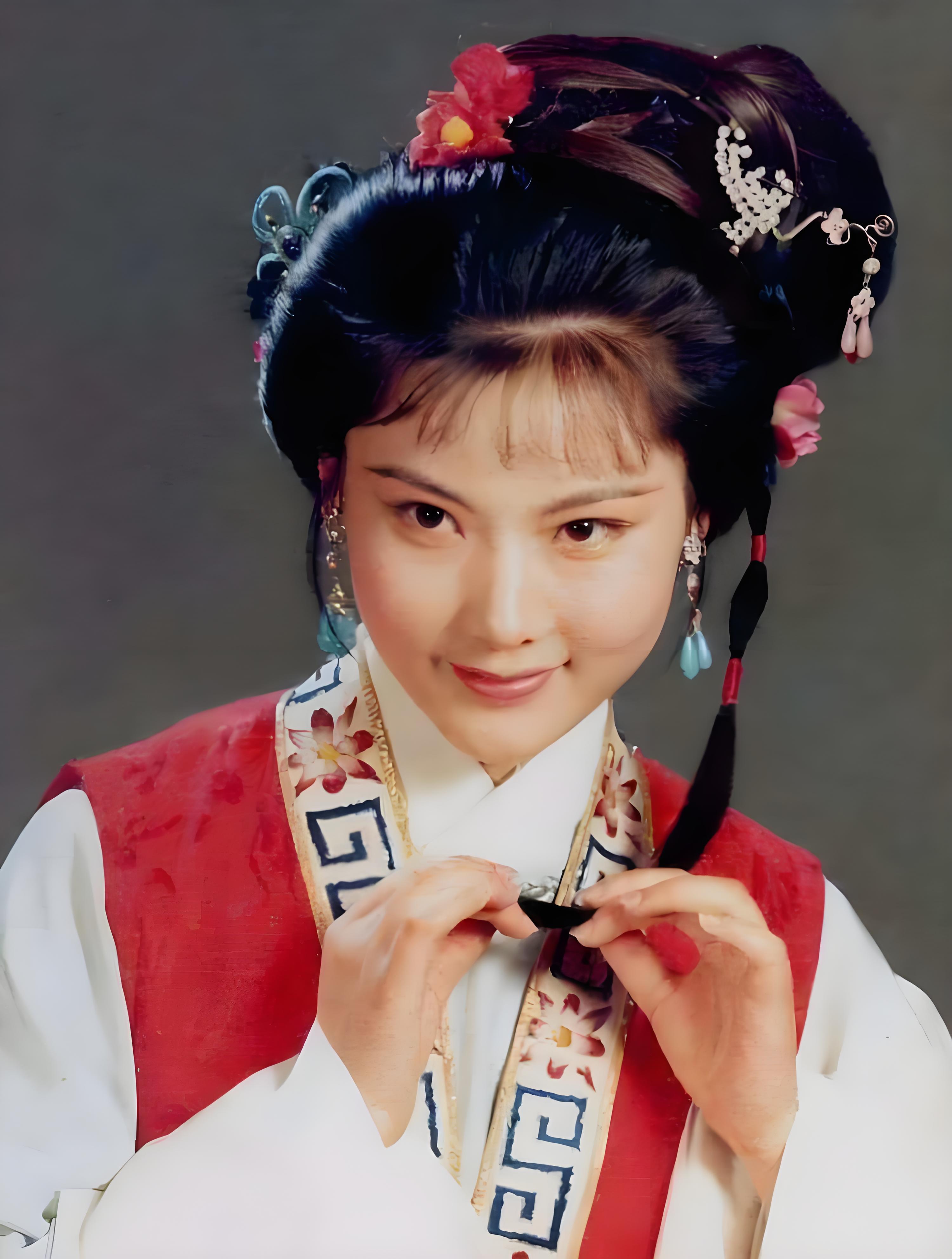 她是越剧第一美人,出道40年0绯闻,60岁再封影后,不愧为老戏骨