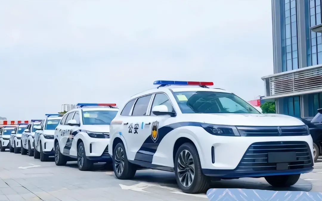 中国警用suv汽车图片