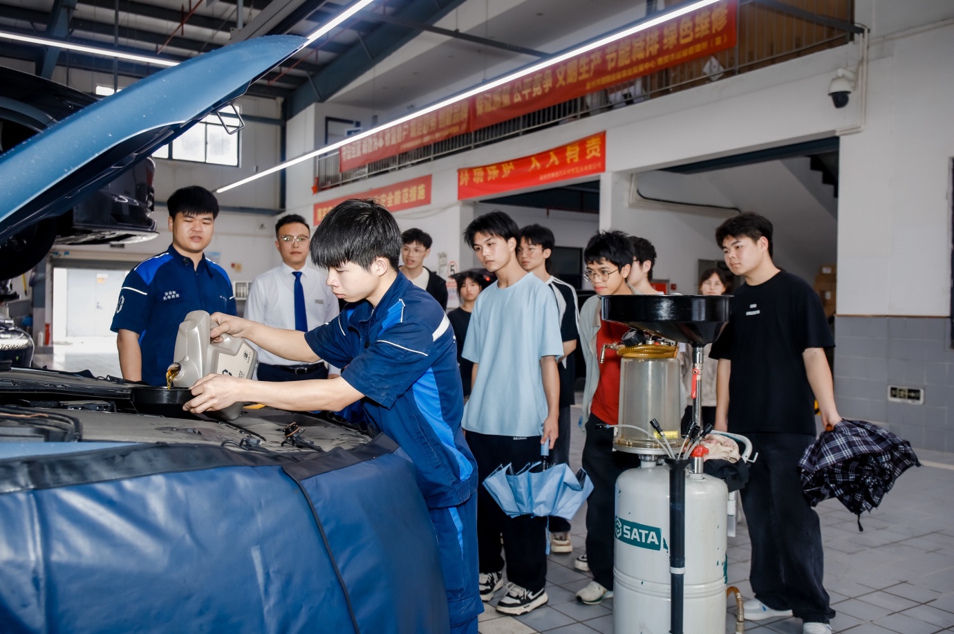 分析汽车服务工程专业的就业方向及前景,并推荐几所好学校