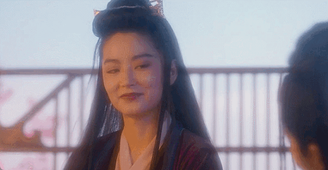 又是亦正亦邪的李秋水.既是温婉如水的李沧海.