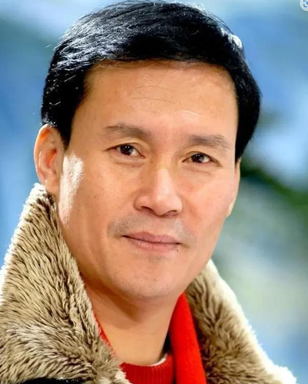 80年代男星张世会:迎娶初恋为妻,儿子如今是知名演员