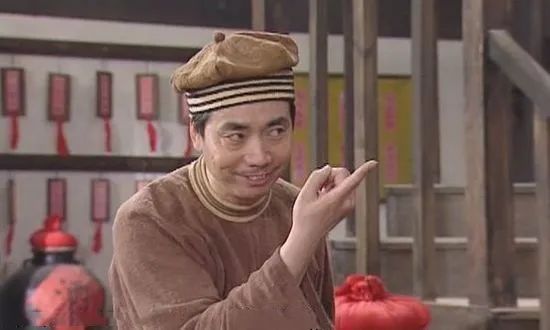 白龙王和何仙姑联手对付黑衣阿赞的料!