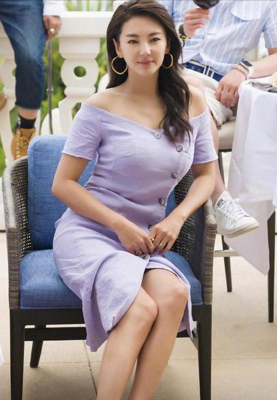 张雨绮和相识70天的富商袁巴元闪婚,不久后就火速生下了一对龙凤胎