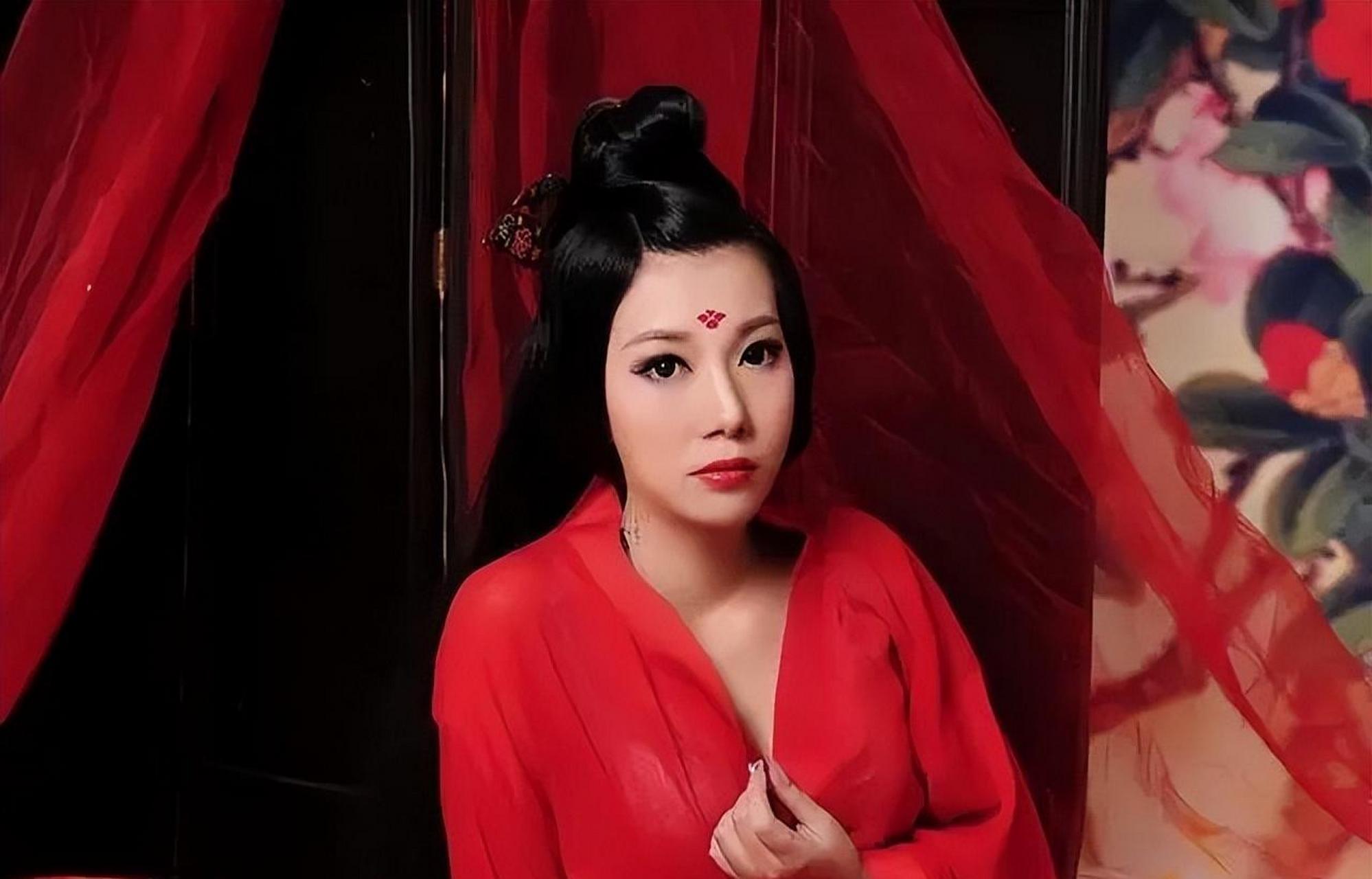 古代妓女的接客战术实在是太迷人了,难怪男人都喝醉了躺在温柔乡!