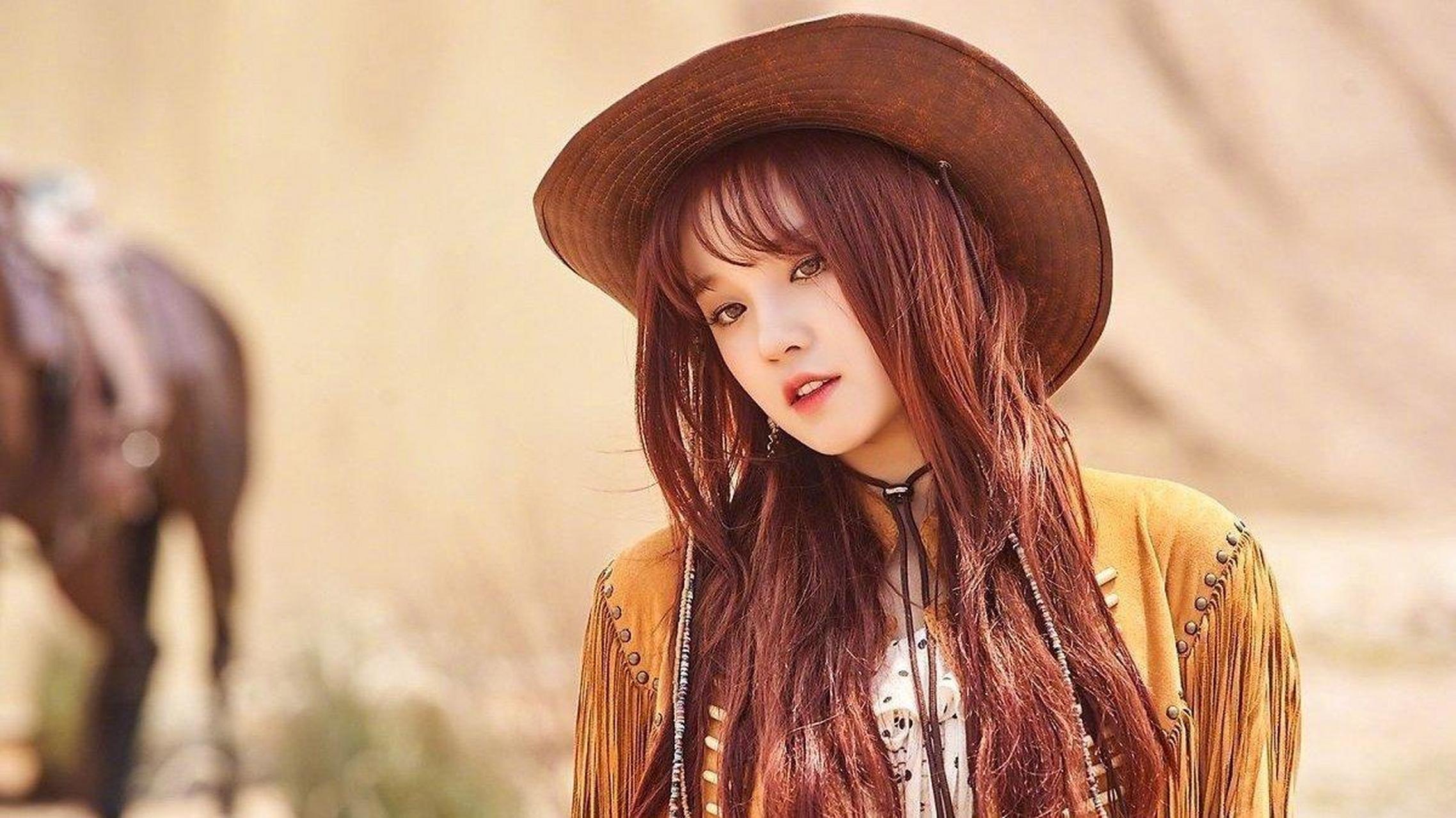 宋雨琦帅气牛仔穿搭,充满异域风情