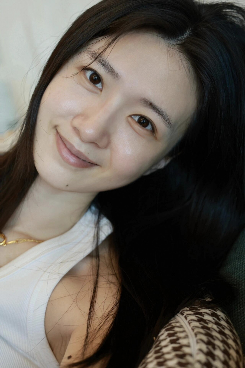 100%纯素颜,无滤镜,不显老吧