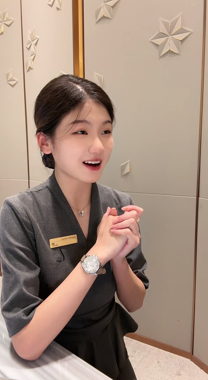 超清纯的酒店前台小姐姐,笑的真甜