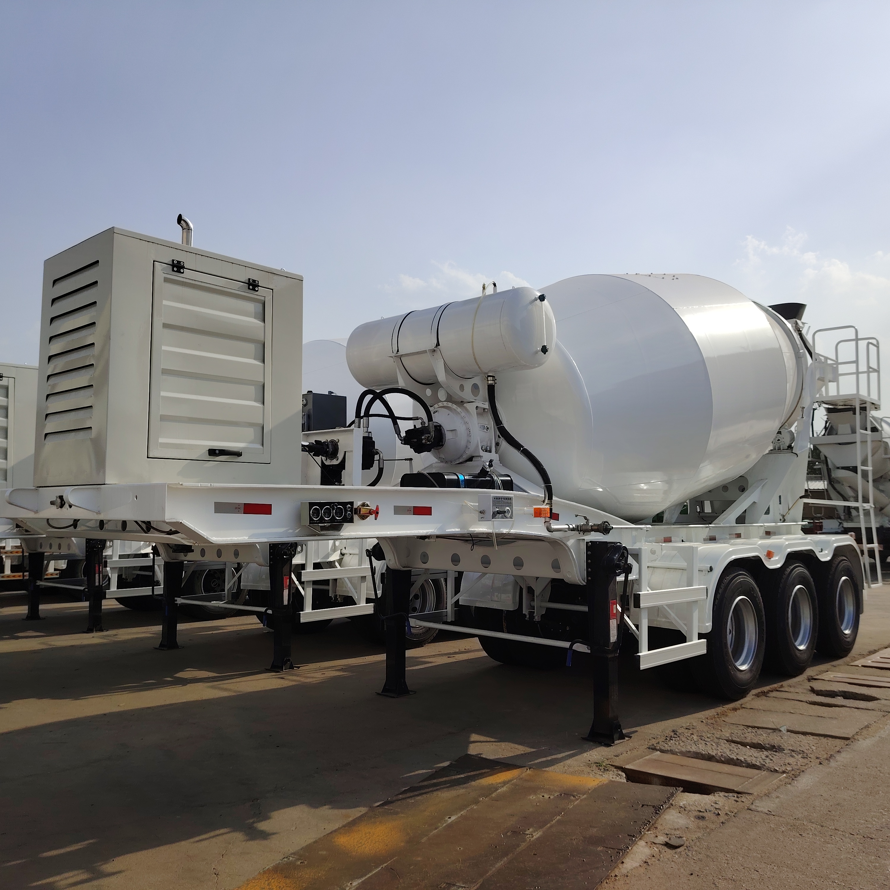 出口半挂混泥土搅拌车