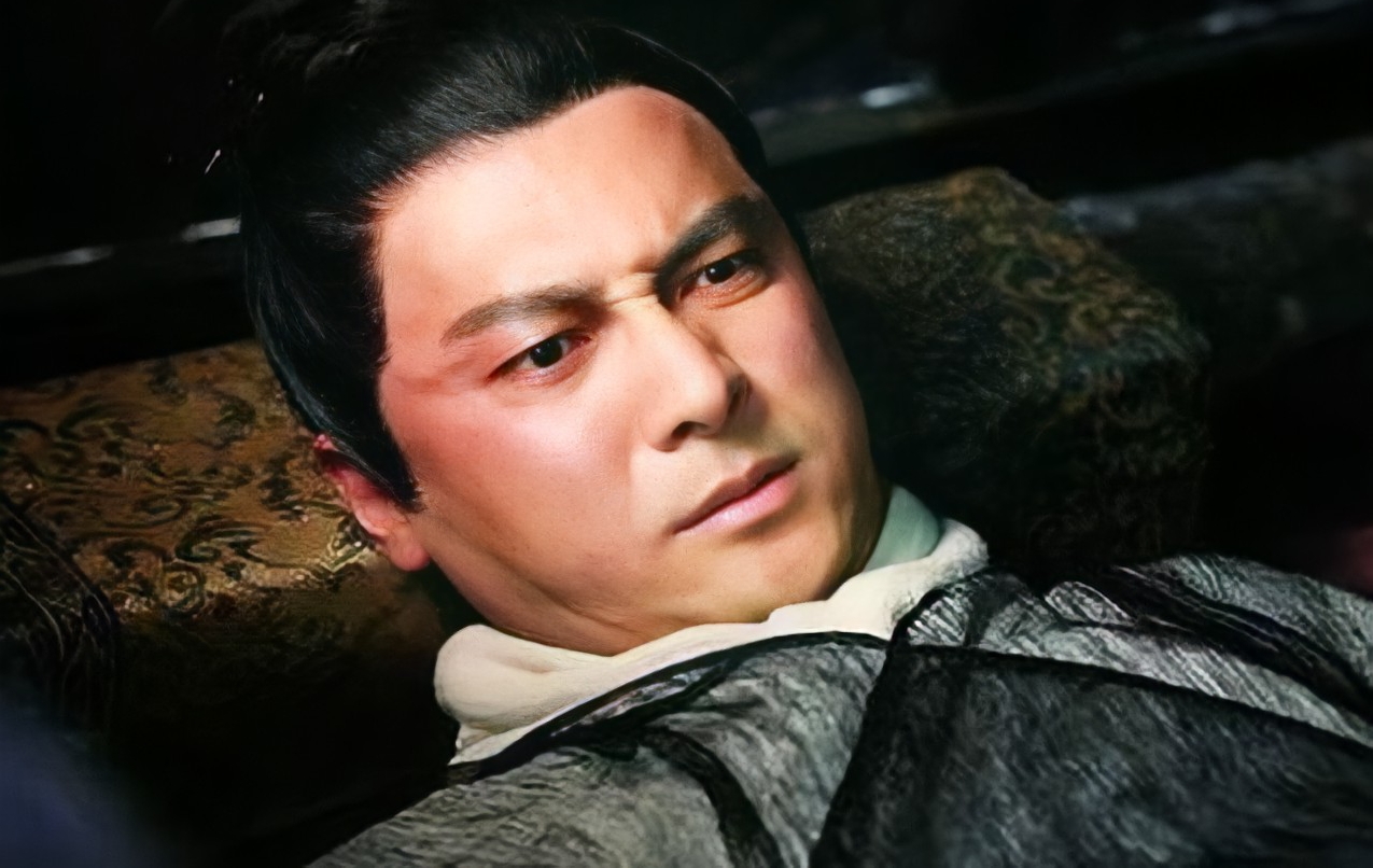 张翠山为何要自杀?你看殷素素犯了什么错,张翠山都被她蠢哭了