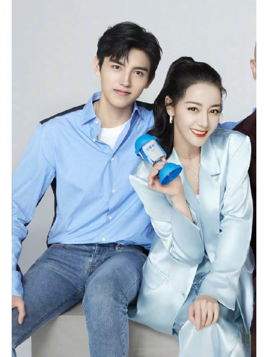 迪丽热巴陈飞宇还挺多合照的