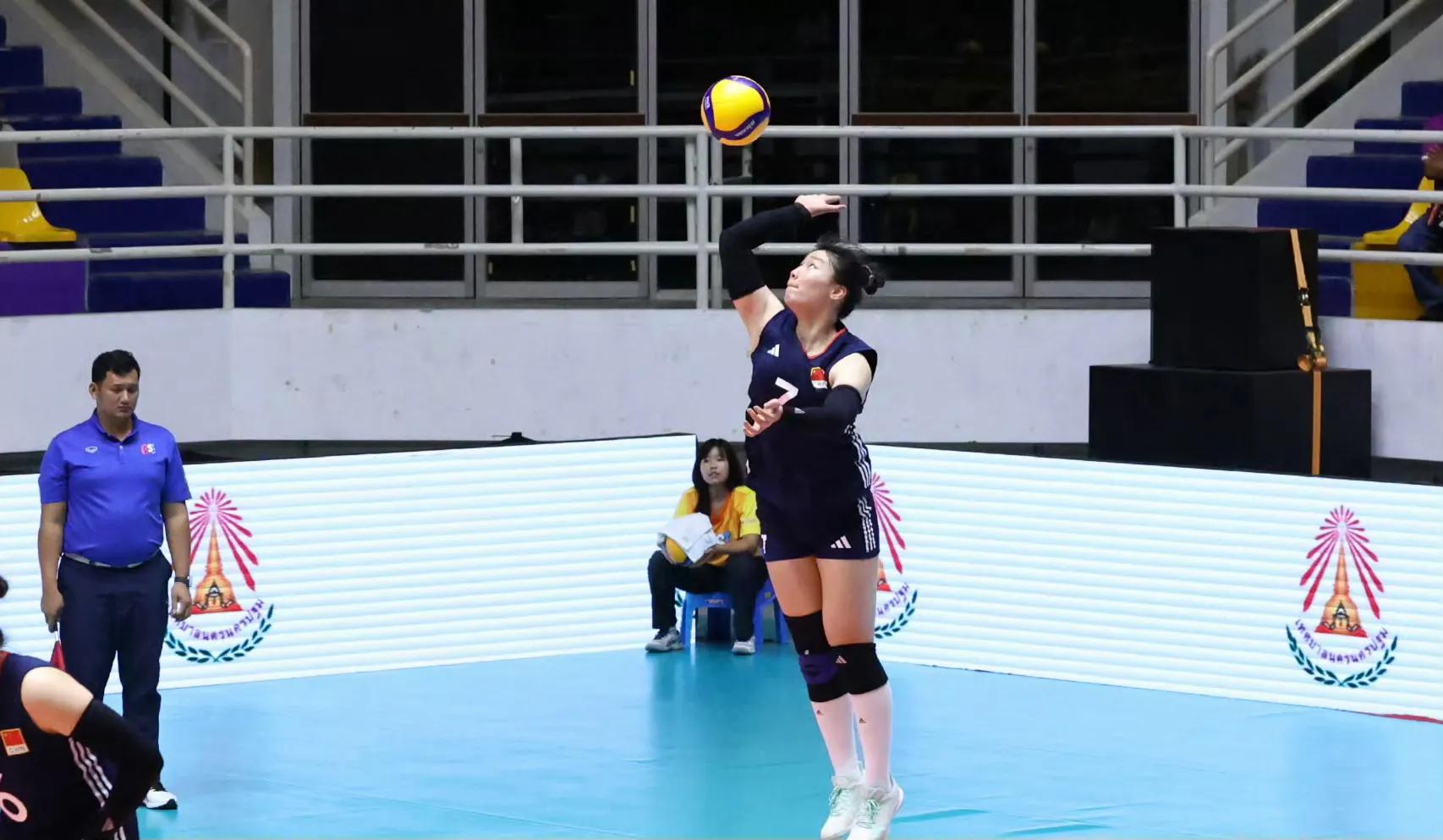 江苏女排二传井喷!张籽萱在u18太亮眼!刁琳宇孙燕施佳怡都出色