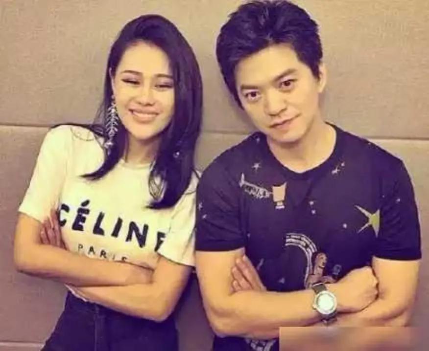 李健和妻子的爱情故事