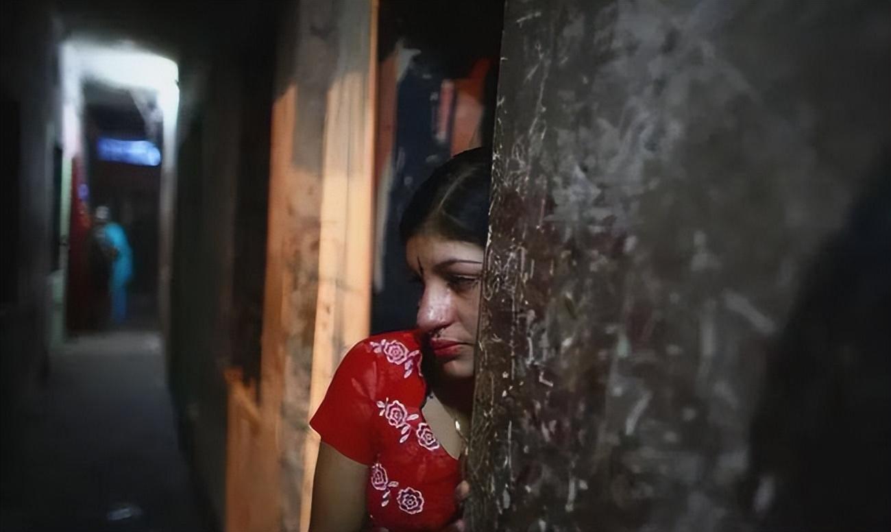 孟加拉女人村:堪称女性的"合法囚笼",一旦进入没有退路