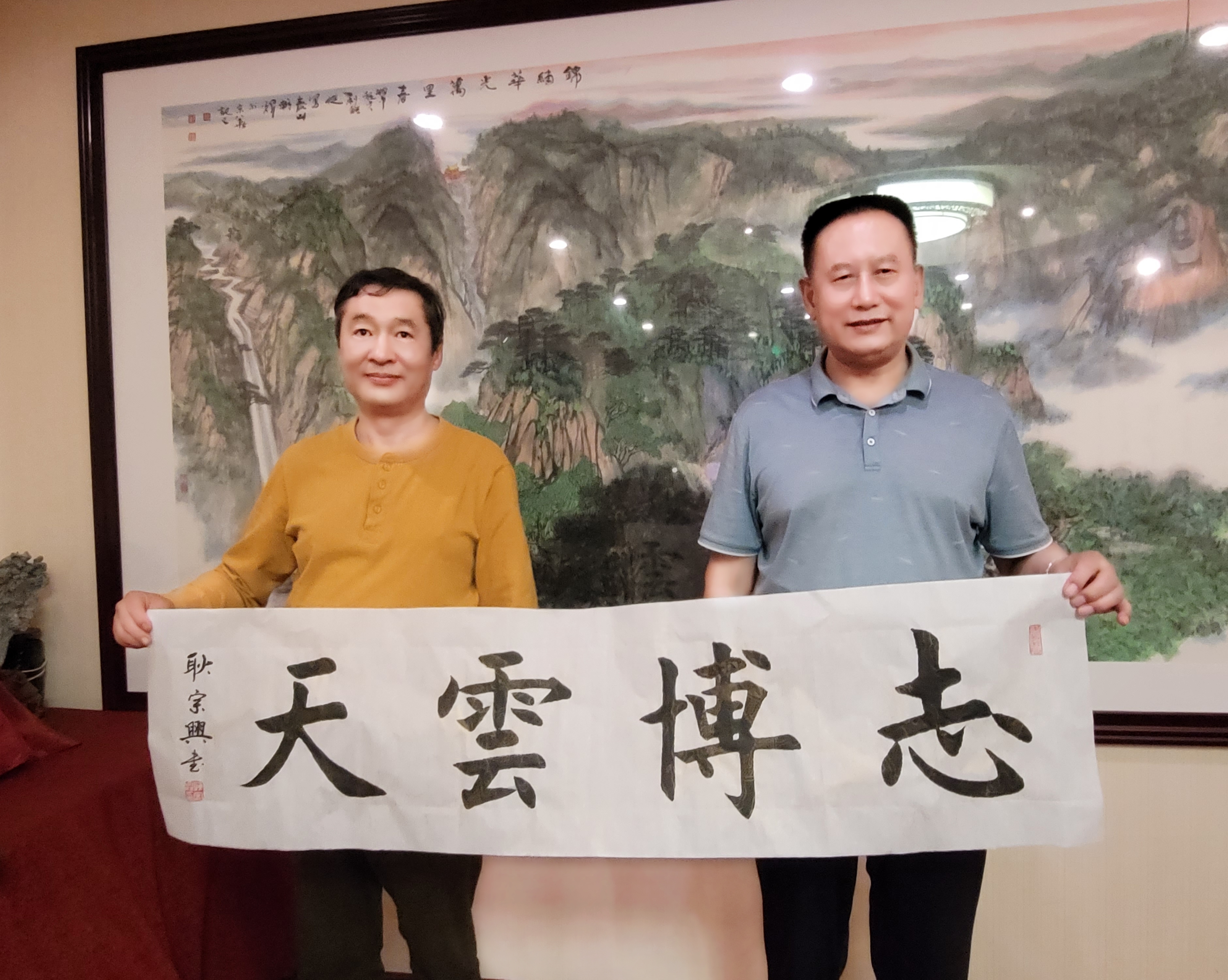 笔酣墨饱兼纳乾坤香世界,曼卿之笔颜筋柳骨流百方耿宗兴书法一瞥