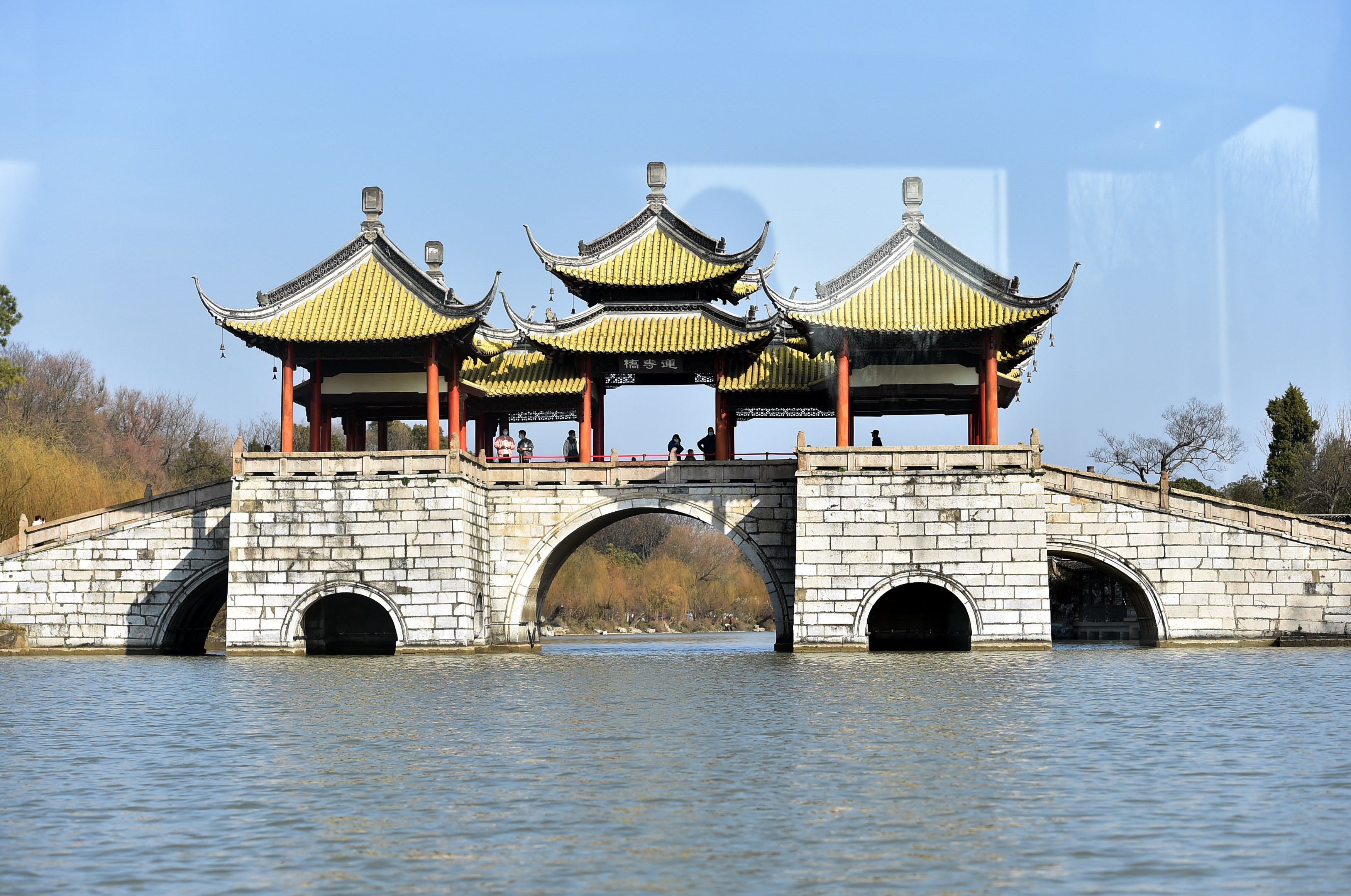 杭州的西溪湿地,苏州的拙政园,扬州的瘦西湖,哪个更值得赏景?