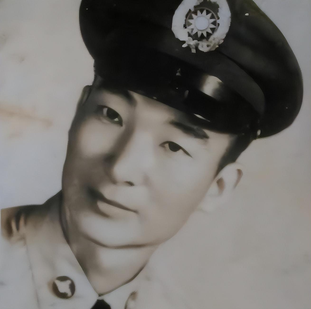 92岁台湾老兵回重庆寻亲,下飞机后却怒斥子女:不还是台北