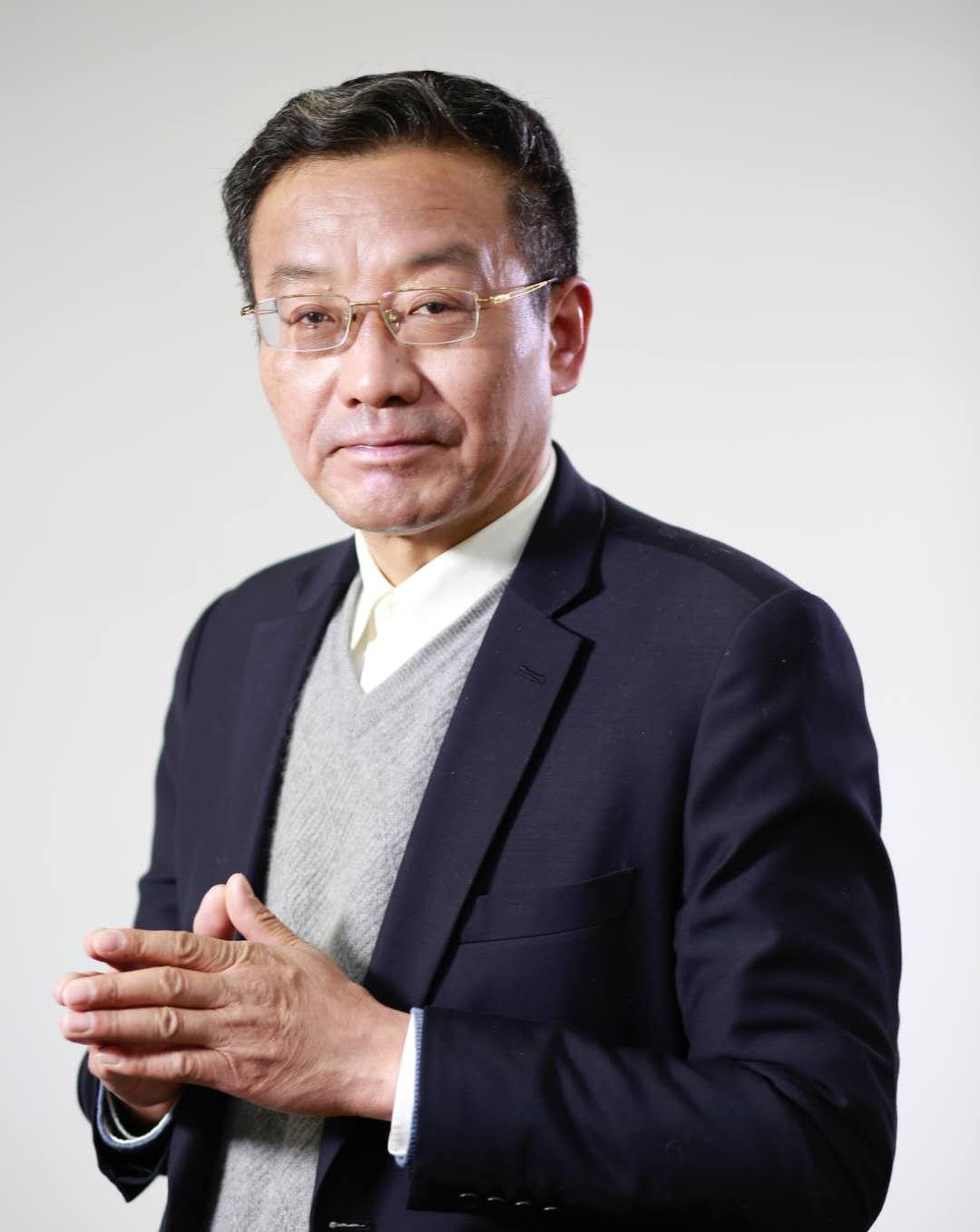 复旦大学教授王德峰曾说今日之纵欲汹汹各种欲望改革开放三