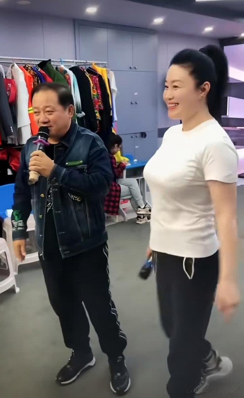 关婷娜合影图片