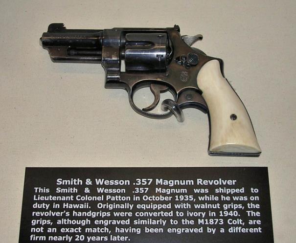 而他的后辈美国枪械大师霍勒斯·史密斯和丹尼尔·贝尔德