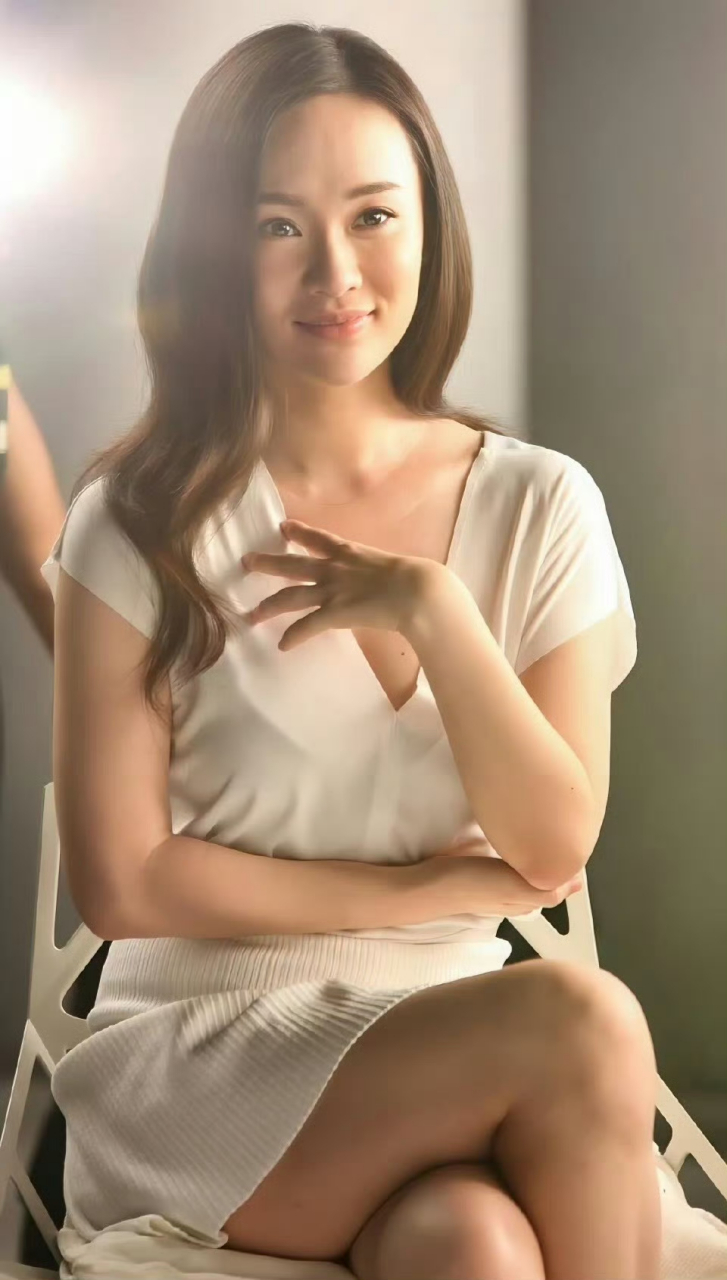 霍思燕胸上的大黑痣为什么不点掉啊,太影响美感了,是有什么讲究吗?