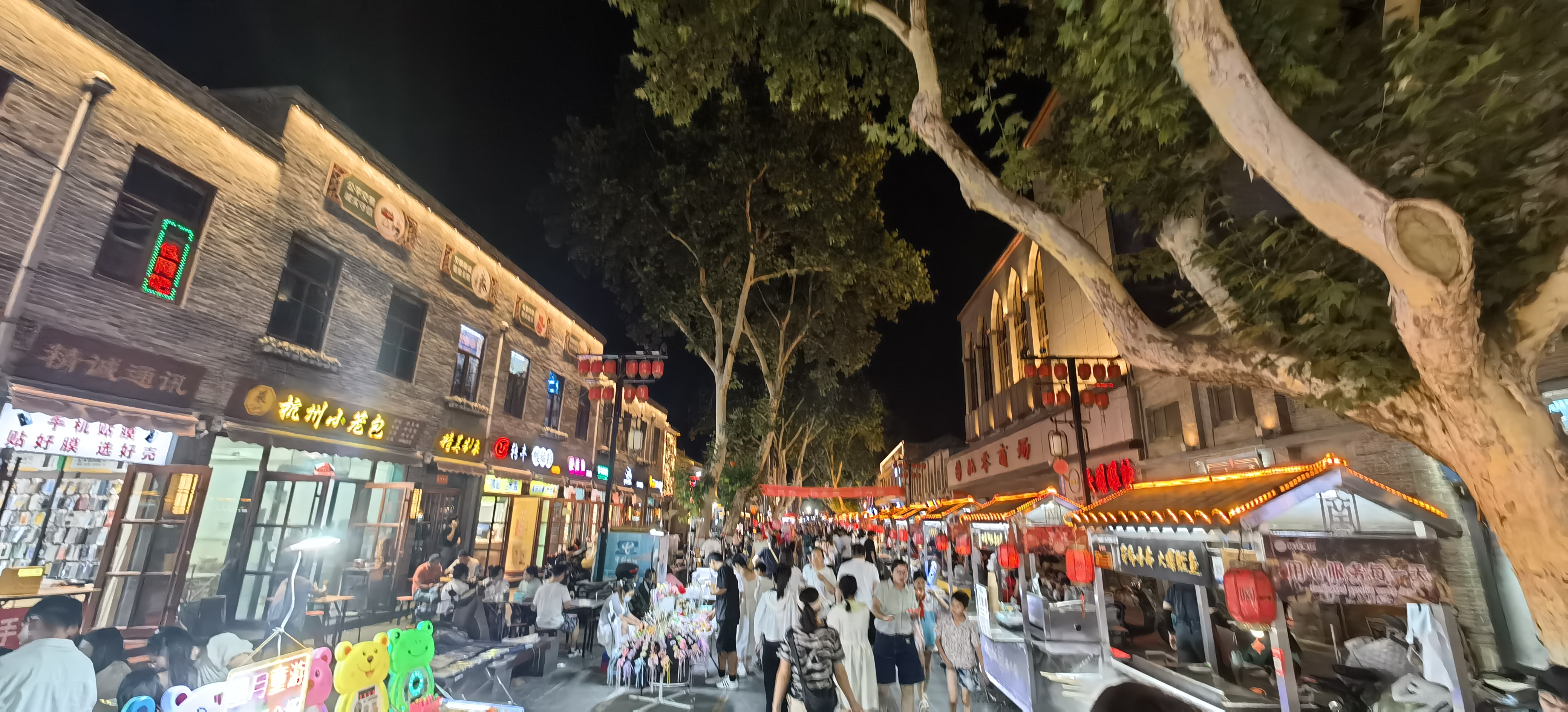 晋城市人民广场南大街夜市,同质化严重,各地几乎一样!