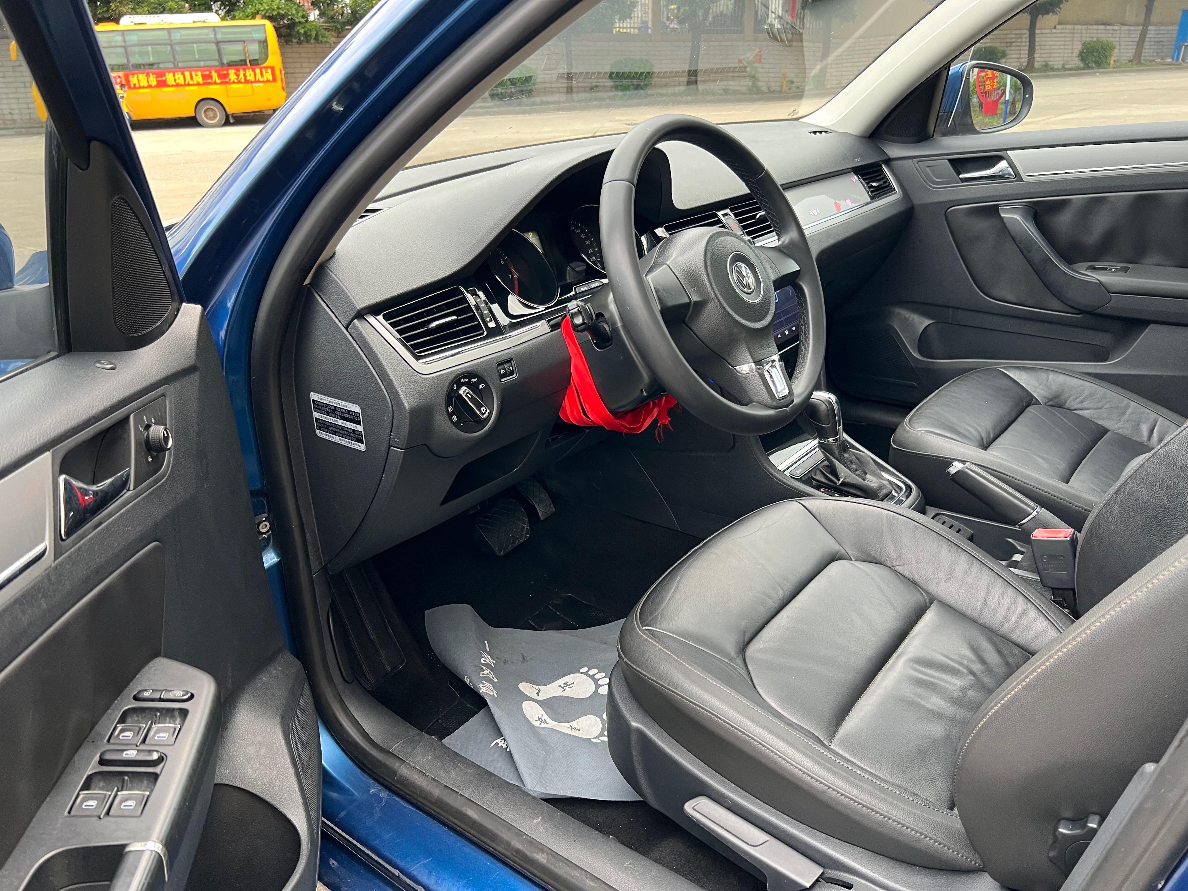 内饰13年宝来手动舒只要2万多点包过户包提档首付500 新到靓车2013年