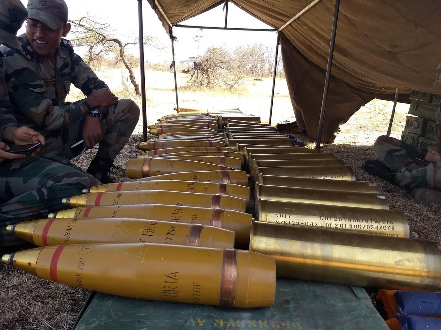 印度制造的炮弹在以军榴弹炮的炮管内爆炸,造成03名以军士兵死亡.