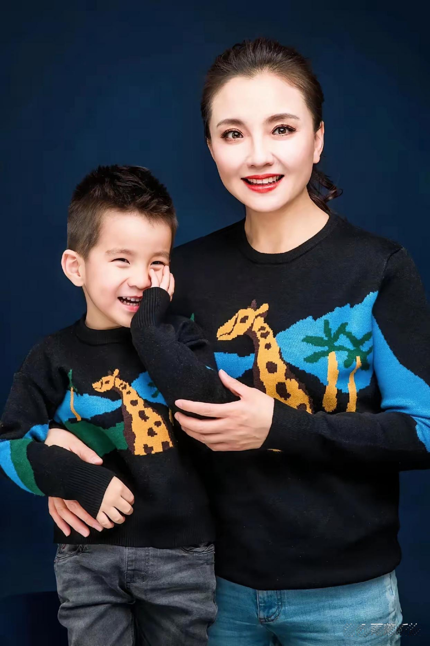 孙茜在《甄嬛传》里演的槿汐,她家里超幸福的.